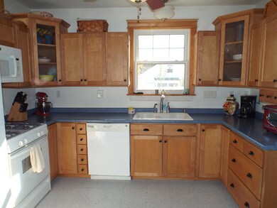 32 Colonial Rd, Portland, ME 04102 - photo 2