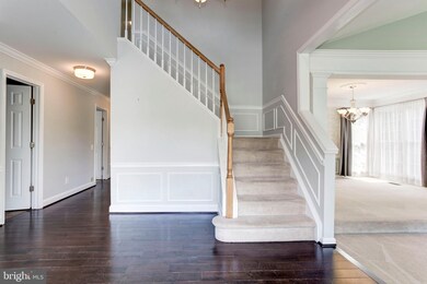 8308 Knotty Pine Ln, Fairfax Station, VA 22039 - photo 4