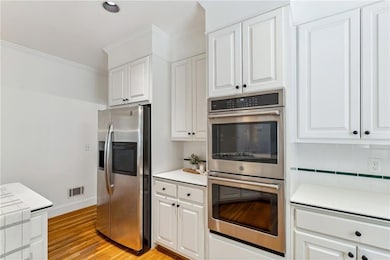 lots of cabinet space!
