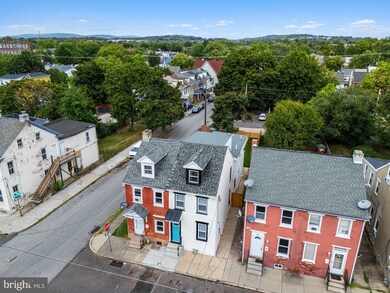 403 Walnut St, Pottstown, PA 19464 - photo 2