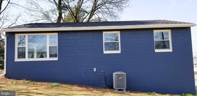 557 Oak St, Chambersburg, PA 17201 - photo 5