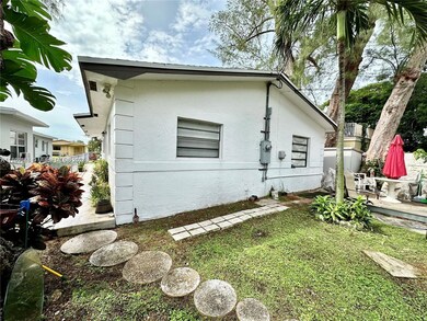 2245 Cody St unit 1, Hollywood, FL 33020 - photo 4