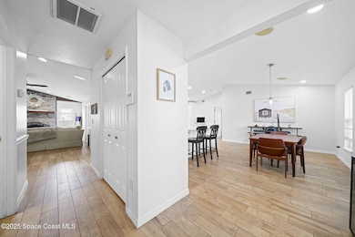5. Foyer