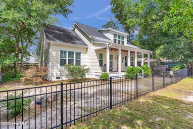 311 College St, Southport, NC 28461 - photo 2