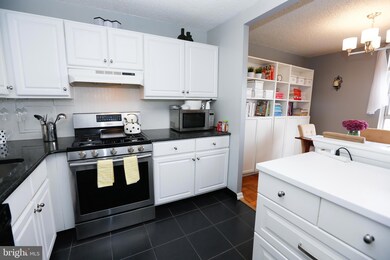 Radnor House unit 712, Bryn Mawr, PA 19010 - photo 2