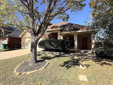 661 Shotwell St, Crowley, TX 76036 - photo 3