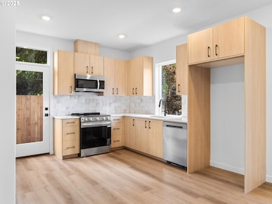 3835 N Willis Blvd unit 1, Portland, OR 97217 - photo 6