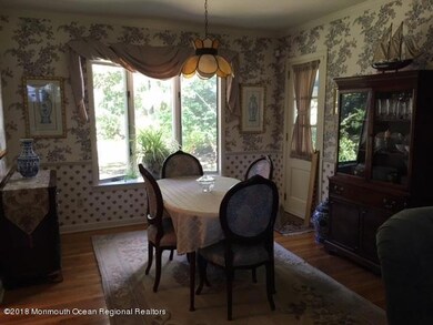 194 Dining Rm