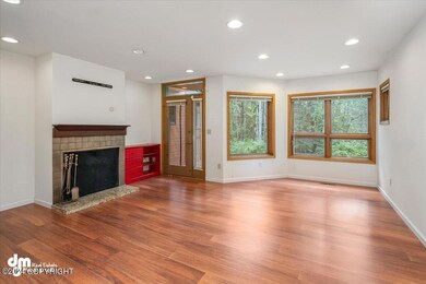 07-Living Room_SLS_-5779