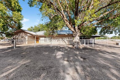 8 Palomas Rd, Los Lunas, NM 87031 - photo 2