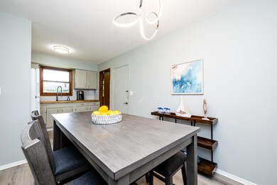 2190 Dining Kitchen