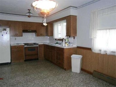 76 Harding Rd, Fairhaven, MA 02719 - photo 4