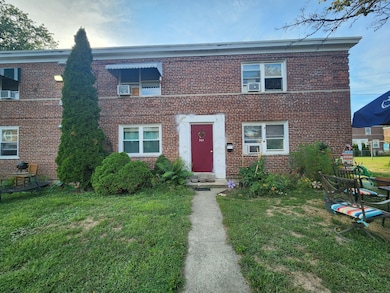 361 Granfield Ave unit Bldg 8, A, Bridgeport, CT 06610 - photo 7