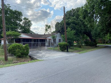 822 E 42nd St, Houston, TX 77022 - photo 5