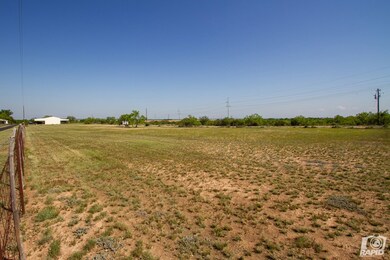 11046 Twin Lakes Ln, San Angelo, TX 76904 - photo 5