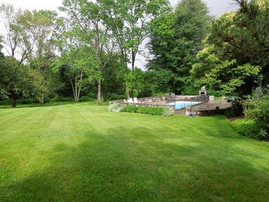 408 Taconic Rd, Greenwich, CT 06831 - photo 2