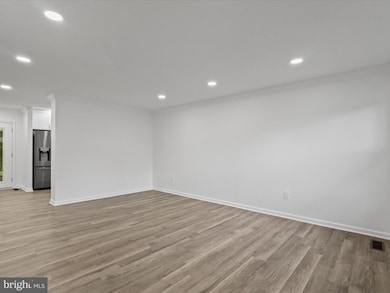 804 W Nettle Tree Rd, Sterling, VA 20164 - photo 3