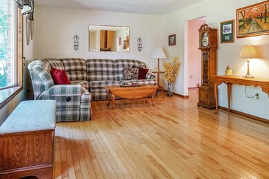 117 Apple Dr, Milford, PA 18337 - photo 4