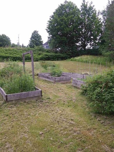 72 Hubbard Ave, Barton, VT 05822 - photo 4