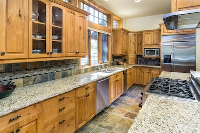 60530 Sunset View Dr, Bend, OR 97702 - photo 7