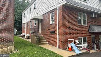 1022 Fox Chase Rd unit B, Jenkintown, PA 19046 - photo 2