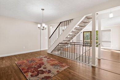 Formal Dining to Living Rm