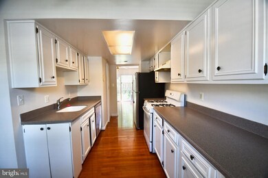 1965 Mayflower Dr, Woodbridge, VA 22192 - photo 4