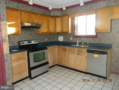 131 Glenn Oak Rd, Norristown, PA 19403 - photo 3