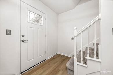 795 N Elmwood Dr, Aurora, IL 60506 - photo 3