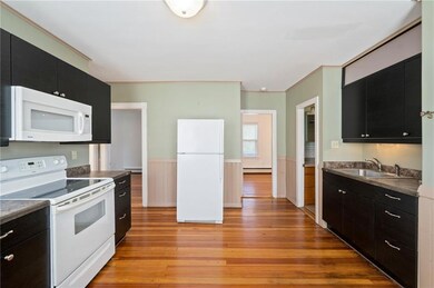 105 Oakland Ave unit 2, Pawtucket, RI 02861 - photo 2