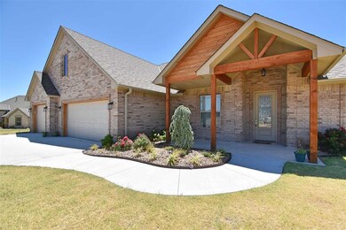 1311 Dahlia Ln, Cache, OK 73527 - photo 4