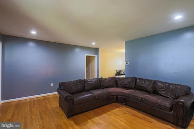 416 Nottingham Rd, Baltimore, MD 21229 - photo 4