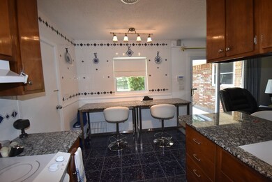 82 San Bernard St, Bay City, TX 77414 - photo 4