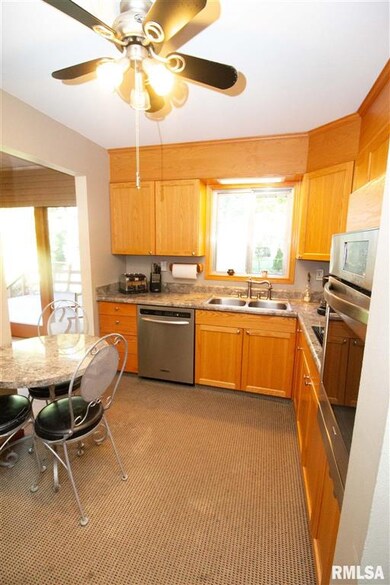 1728 Middle Rd, Bettendorf, IA 52722 - photo 7