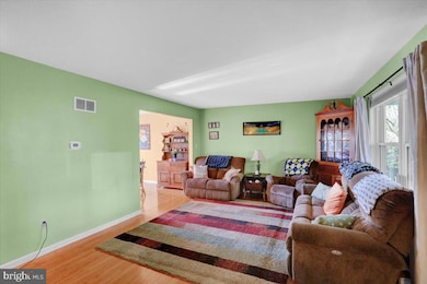 209 Laurel Ave, Reading, PA 19606 - photo 4