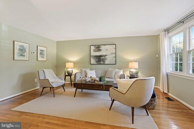 2962 Oakleigh Ln, Oakton, VA 22124 - photo 5