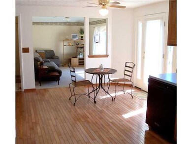 Kitchen Eat In Area