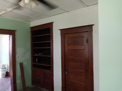 325 E 9th St, Auburn, IN 46706 - photo 7