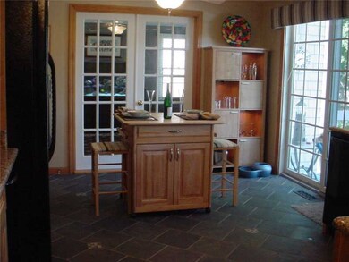 54 Glen View Dr, Cranston, RI 02920 - photo 7