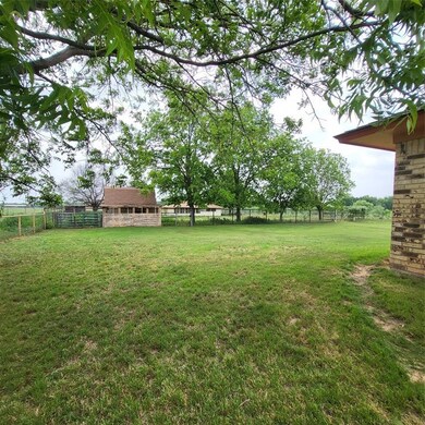 610 Springfield Rd, Springtown, TX 76082 - photo 5