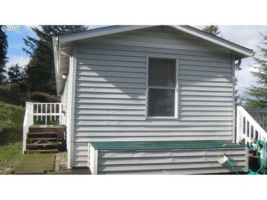 624 E B St, Rainier, OR 97048 - photo 4