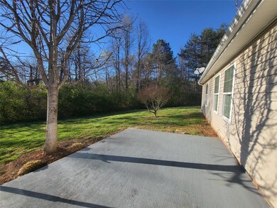 5304 Oaktree Dr, Gastonia, NC 28052 - photo 5