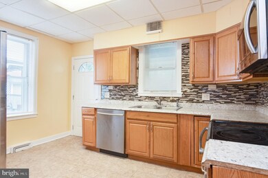 1517 Locust St, Reading, PA 19604 - photo 7