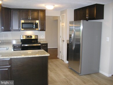 3001 Gatepost Ln, Herndon, VA 20171 - photo 6