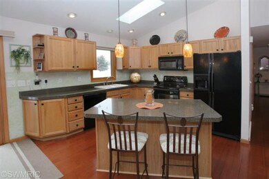 53360 Ridgeview Cir, Paw Paw, MI 49079 - photo 4