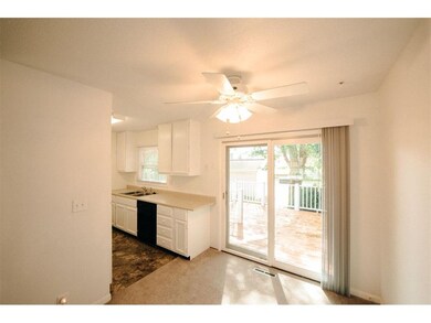 3525 Dunham Dr SW, Cedar Rapids, IA 52404 - photo 4