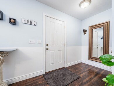 3852 Willowswitch Ln, Columbus, OH 43207 - photo 2