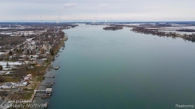 7503 S River Rd, Marine City, MI 48039 - photo 2