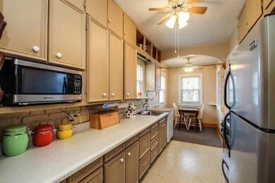 1310 W 35th St, Davenport, IA 52806 - photo 6