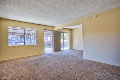 Spacious Lounge & Dining Room
